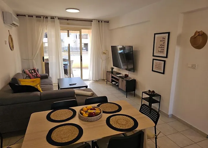 Front Pool Garden Apartmán *