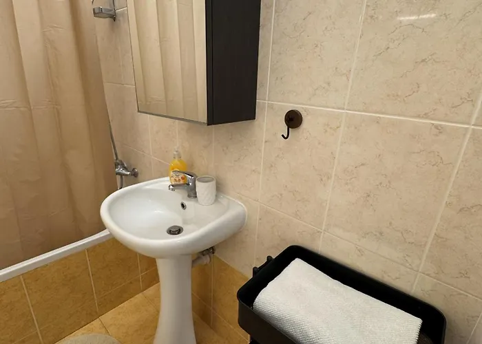 Front Pool Garden Apartmán Paphos