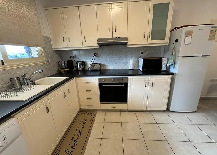 Front Pool Garden Apartmán