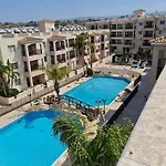 Front Pool Garden Apartment Paphos