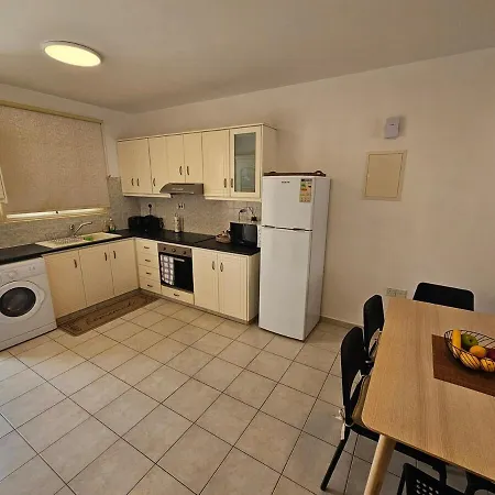 Διαμέρισμα Front Pool Garden