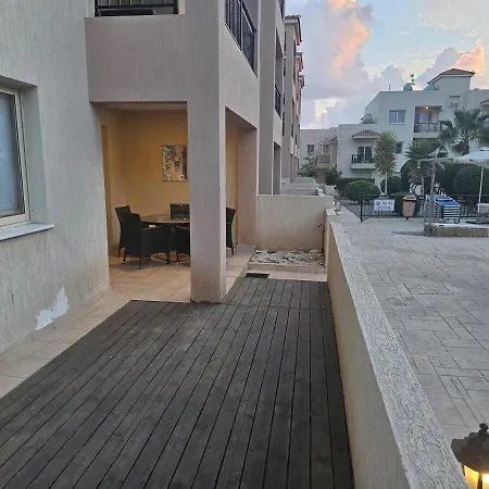Front Pool Garden Appartement Paphos