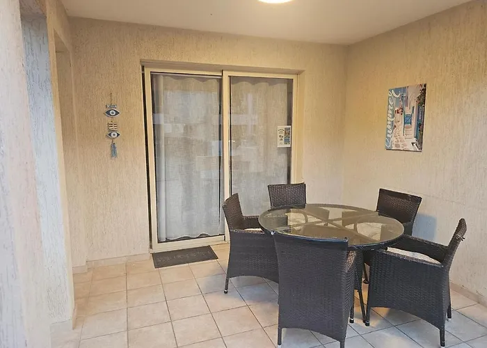 Lägenhet Front Pool Garden