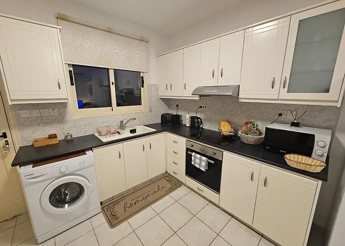 Front Pool Garden Lägenhet