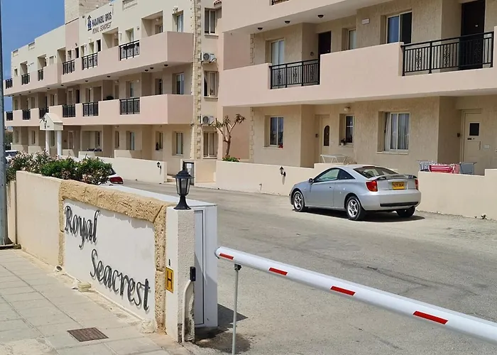 Front Pool Garden Lägenhet *