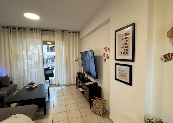 Front Pool Garden Lägenhet