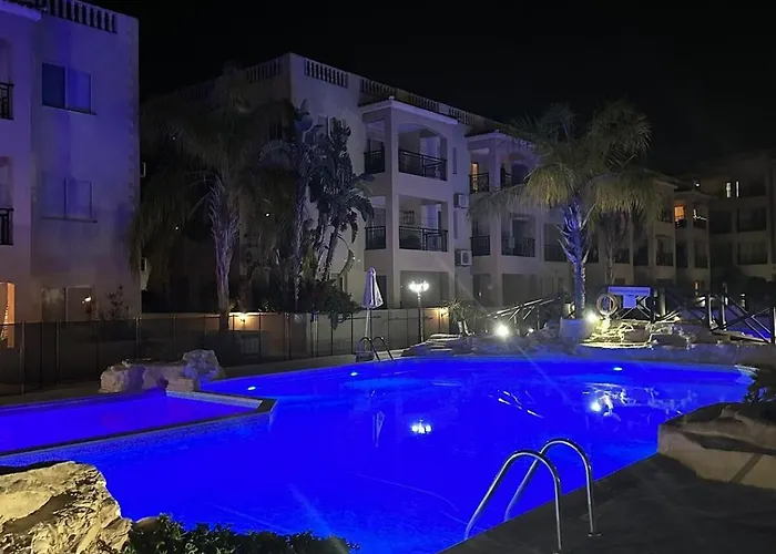 Front Pool Garden Apartament Paphos