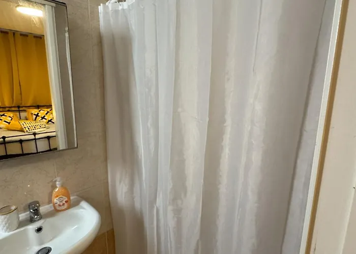 Apartament Front Pool Garden